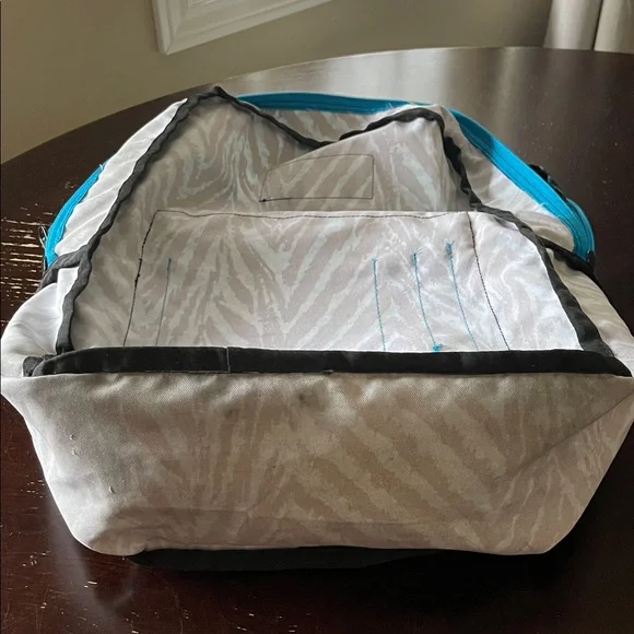 Unisex JanSport light weight Teal and Black Striped Backpack - Picture 9 of 10